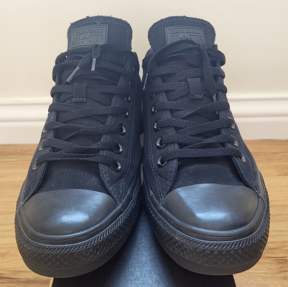 Converse Chuck Taylor All Star - Worn Once! - Men: 10 Women: 12